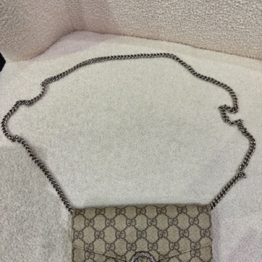 Gucci Cream and Gray Clutch with Dionysus Detail - Picture 2 of 7